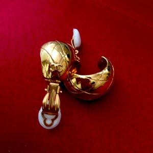 No box and no tags it’s good condition